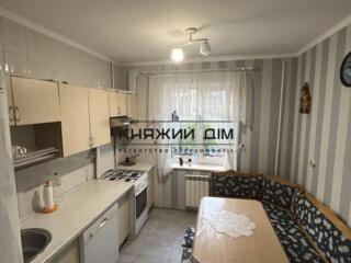 Оренда 3 кімн. квартири в Дарницькому районі, метро Вирлиця, просп. ..