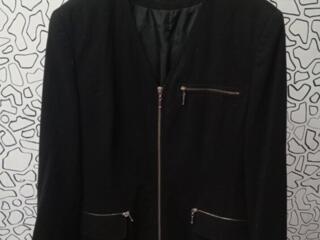 Продам женские куртки