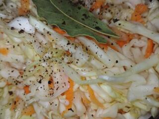 Хрустящая капуста и бочковые помидоры к вашему столу 35р кг