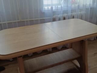 Продам раскладной стол для большой семьи