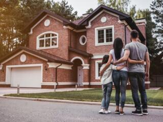 Семья снимет частный дом на длительный срок!!!