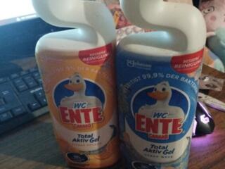 Хорошее средство для мытья унитазов.