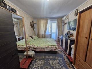 Предлагается к продаже комната в коммунальной квартире на ...