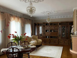 Продам дом у моря, Молодая гвардия/Кишиневская