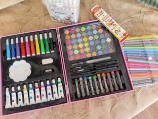 Маркеры, краски, фломастеры