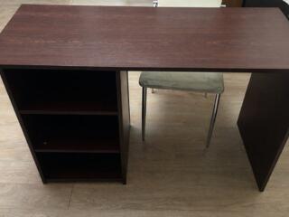 Продам стол БУ