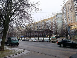 Spre chirie spațiu comercial la parter, prima linie, cu parcare ...