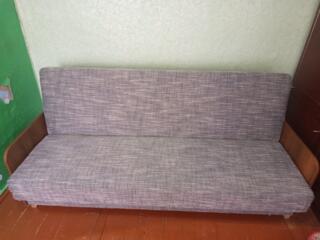 Продам диван. 1500р.