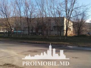 Spre vânzare se oferă centru comercial situat în Nisporeni, str. ...