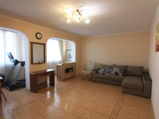 Здається простора трикімнатна квартира на Позняках, у Дарницькому ...