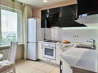 Пропонується до продажу простора 3-кімнатна по вул. Хорольська 1А, ...