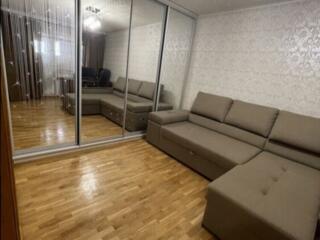 Продаётся трёхкомнатная квартира. Дарницкий район, улица ...