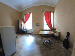 Продам 1-комнатную квартиру в Центре.