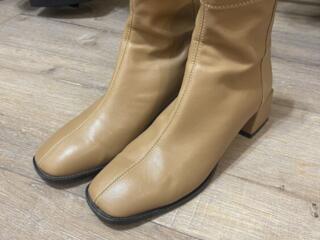 Продам демисезонные сапоги, 39 размер, б/у, кожа, 400 руб