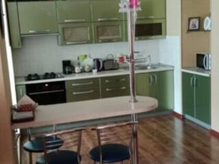 Продам трёхкомнатную квартиру. Центр