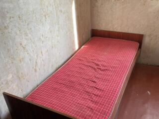 Кровать 190×80 с матрасом — прочная, б/у, хорошее состояние