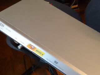 Продаю DVD плеер. Цена= 370 рублей. Вайбер.