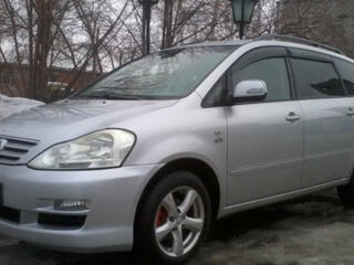 Разбираю по запчастям tayota avensis verso