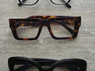 Очки с диоптрией (+1) и (+ 0.5)