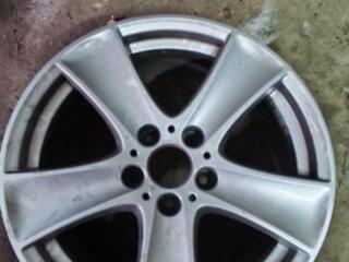 Продам диски r18 оригинальные.