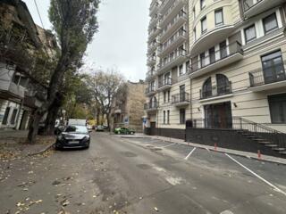 В продаже уютная, теплая двухкомнатная квартира в новом сданном доме .