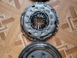 Демферный маховик, корзина и диск сцепления на Мазду 6
