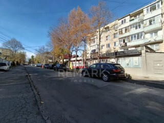 Chirie spațiu comercial la parter, Buiucani. Spațiul poate fi ...