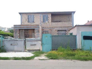 Продам двухэтажный дом на пос. Котовского, Золотой треугольник.