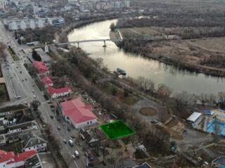 Участок 6.5 соток в центре Тирасполя с видом на Днестр под коммерцию