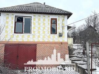 Vă propunem spre vânzare această casă în or. Codru, str. Sihastrului .