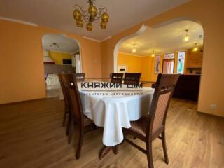 Оренда будинку площею 290 кв.м., 2-х поверховий, велика ...