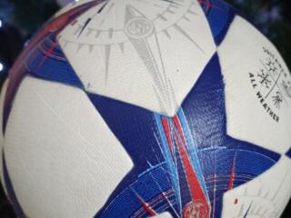 Футбольный мяч