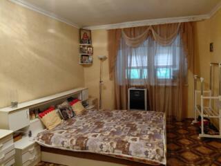 В продаже  двухкомнатная квартира в хорошем, жилом состоянии на ул. ..