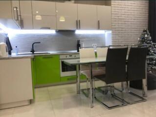 Красивая двухкомнатная с современным ремонтом