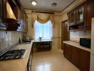 Шикарный  2-х этажный дом 412 кв.м. у моря .