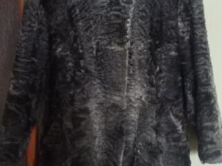 Продам Б/у полушубок 44/46р-р, каракуль натуральный.