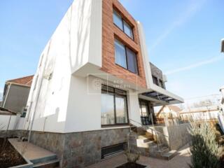 Se dă în chirie casă nouă în sectorul Centru cu o amplasare foarte ...