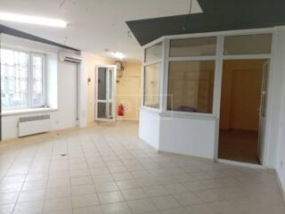 Se ofera spre chirie oficiu în sectorul Botanica, șos. Muncești, cu ..