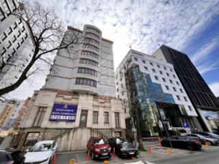 Se dă în  chirie  clădire de oficii / spațiu comercial amplasat în ...