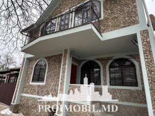 Vă propunem spre vânzare acestapartament la sol cu 4 camere și ...