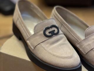 ПРОДАМ НОВЫЕ ЛОФЕРЫ