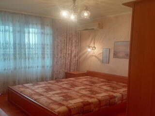 Сдаётся двухкомнатная квартира. Деснянский район, улица ...