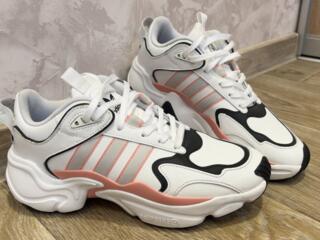 Кроссовки Adidas Magmur Runners