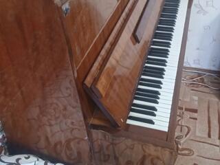 Продам узкое фортепиано