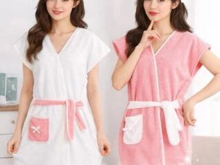 Халат-полотенце из приятной ткани, быстро сохнет. Идеальный подарок.