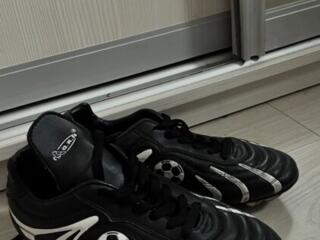 Кожаные бутсы