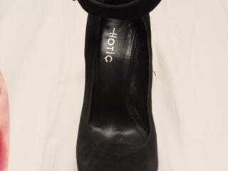 Продам женские туфли 38 размер 250 р