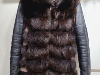 Продам женскую зимнюю шубу дубленку куртку с кожаными рукавами песец