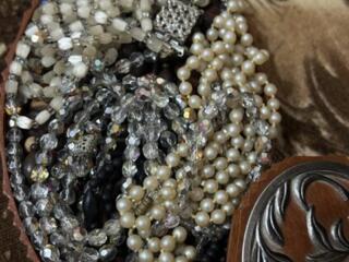 Продам Шкатулку с Винтажными Украшениями.