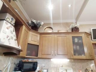 Продаю 2-кім. квартиру, вул. Адміральська